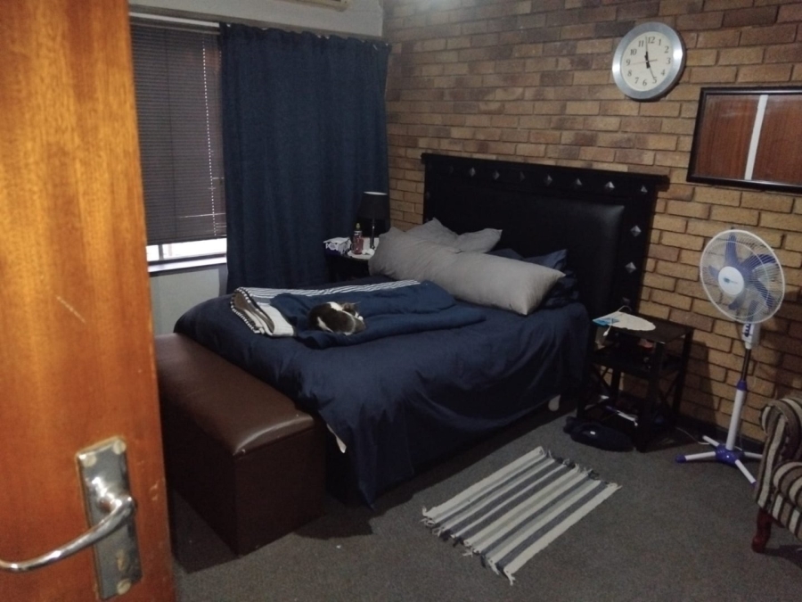 4 Bedroom Property for Sale in Lourenspark North West